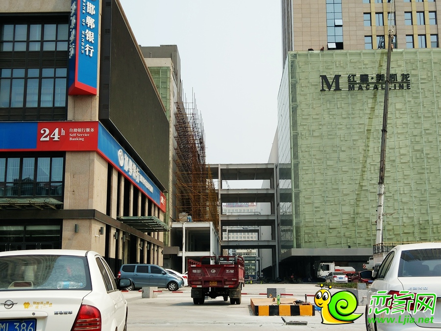 邯鄲中道大廈二期下沉廣場(chǎng)實(shí)景圖