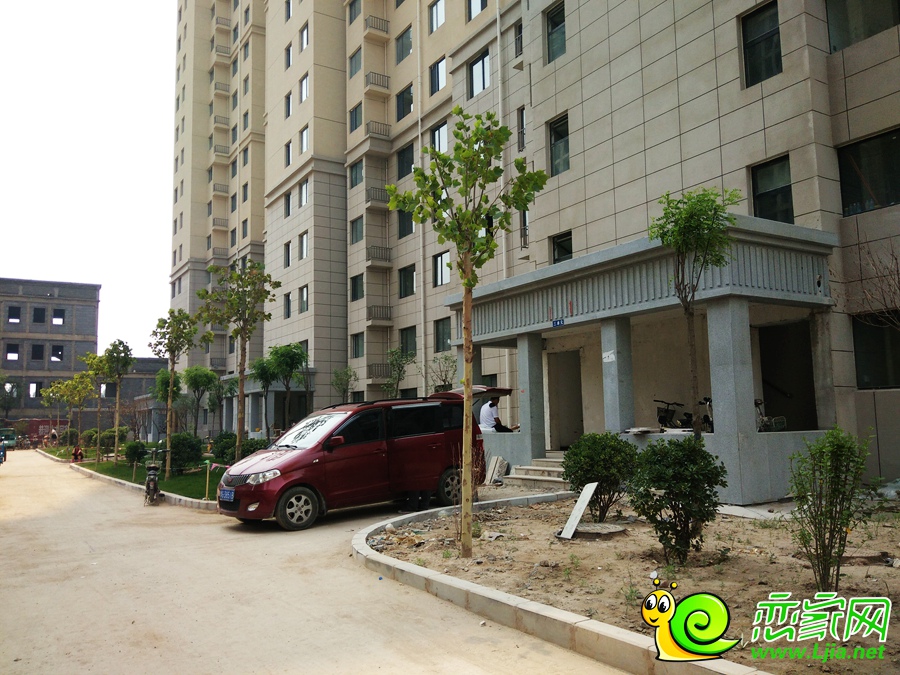 現(xiàn)代奧城工地實(shí)景圖
