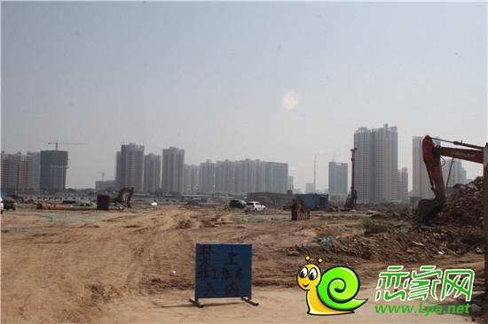 錦尚龍城工地