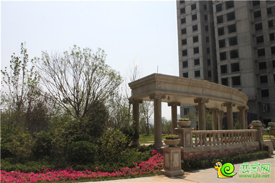 北湖十六峯小區(qū)園林實景