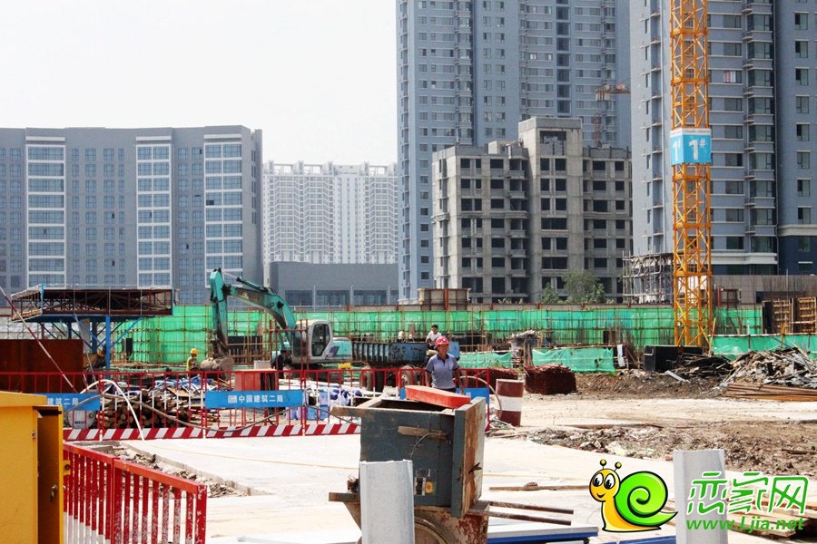 萬(wàn)浩儷城東區(qū)1#樓火熱施工現(xiàn)場(chǎng)