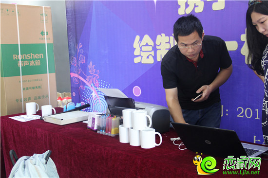 工作人員早上就已準(zhǔn)備就緒