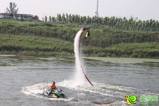 水上飛魚倒立旋轉(zhuǎn)