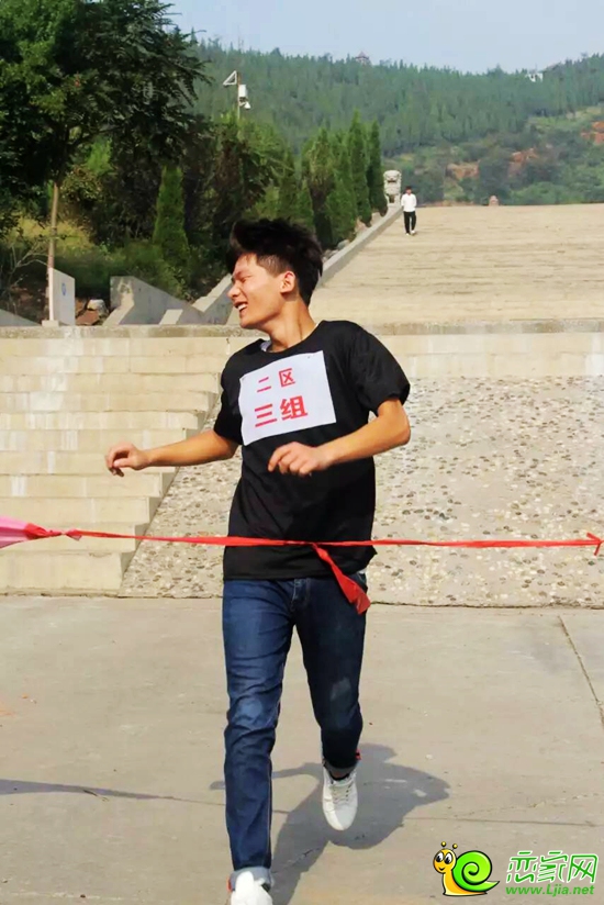 成功登頂?shù)亩^(qū)參賽人員