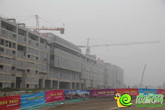 霧霾下的浙江商貿(mào)城