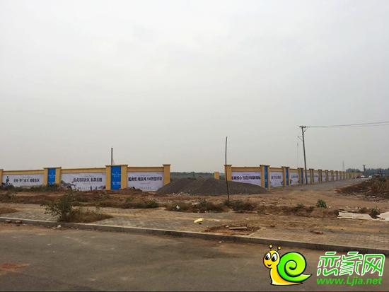 美的·羅蘭春天項目施工現(xiàn)場全景