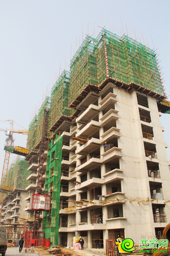 東尚·名筑4#施工建設(shè)中