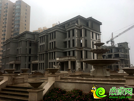 外立面建設(shè)中的東城一號(hào)
