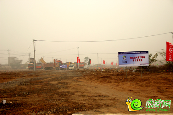 東區(qū)正在施工的路網(wǎng)現(xiàn)場