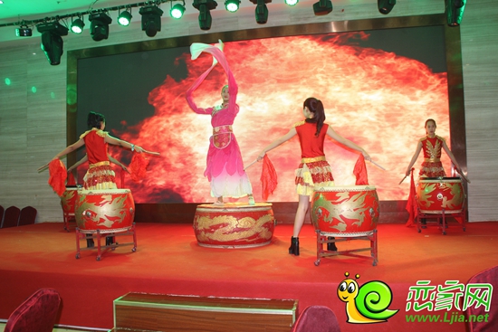 精彩的吉祥鼓表演