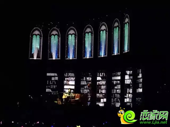 演唱會(huì)現(xiàn)場(chǎng)