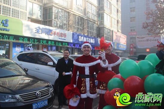 快來領(lǐng)取圣誕禮物了！