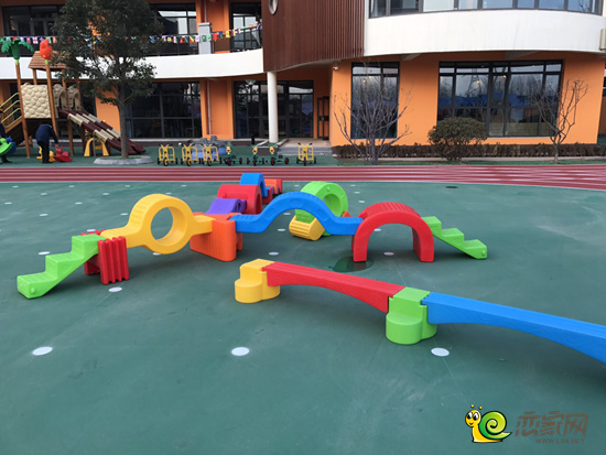 幼兒園娛樂設(shè)施