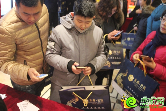 掃碼進(jìn)入紅包群的新老業(yè)主