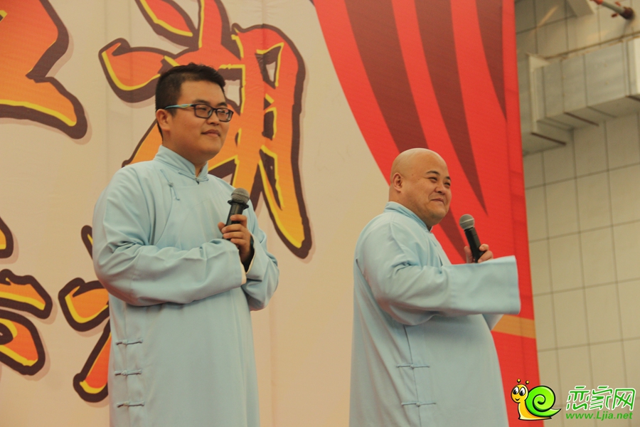 精彩的相聲表演