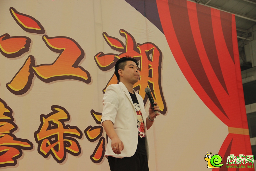 趙小龍進行傾力演出