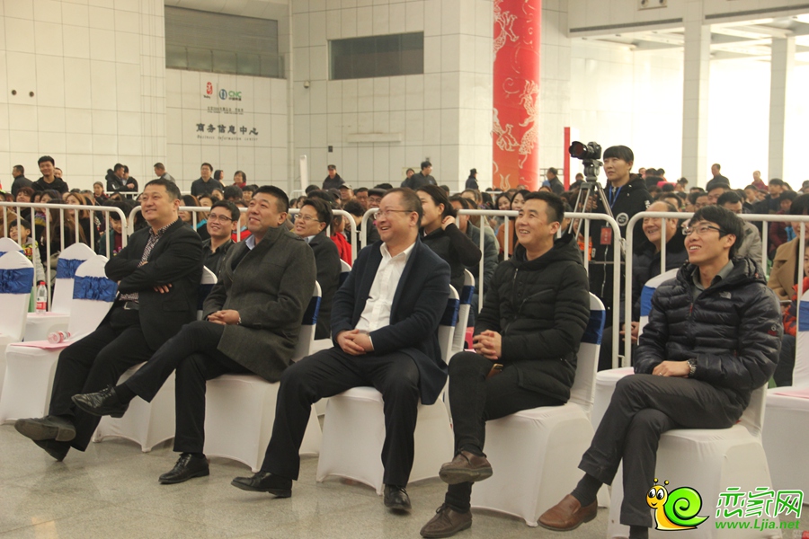 現(xiàn)場領(lǐng)導觀看演出