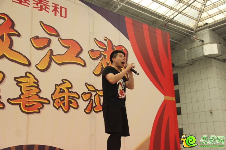 趙小龍進行傾力演出