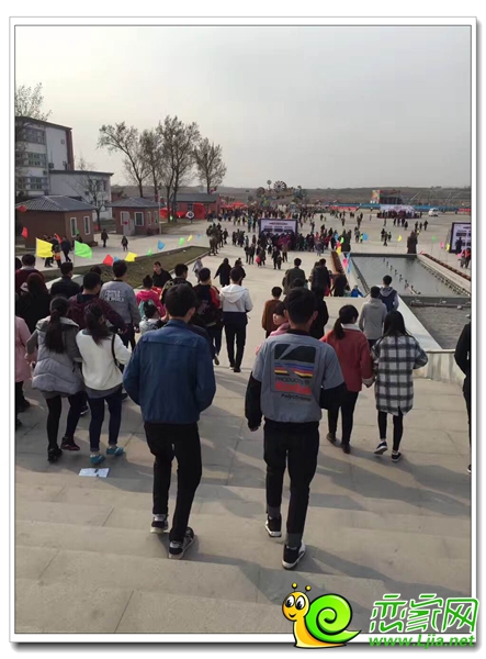 源源不斷的人們，為了公益事業(yè)而付諸行動