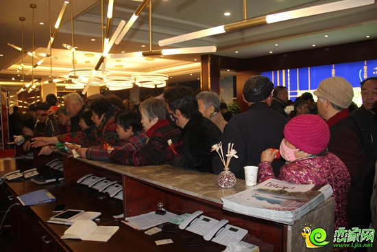 城市展廳人頭攢動(dòng)