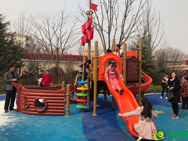 美的·梧桐林語園林示范區(qū)游樂設(shè)施