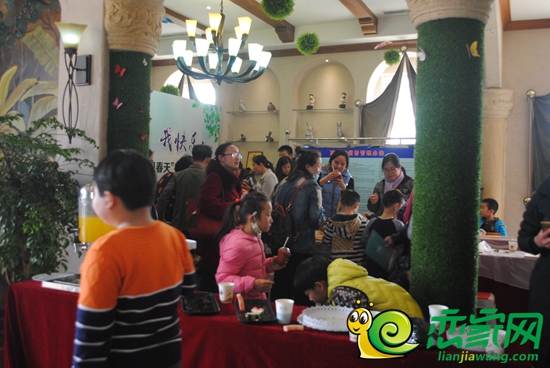 盆栽蛋糕DIY活動(dòng)現(xiàn)場(chǎng)