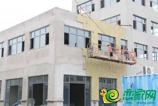 一周前的精品市場內(nèi)部