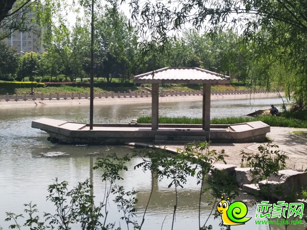 滏陽河畔涼亭
