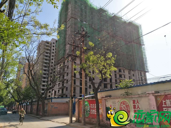 時代雅居施工中的大樓