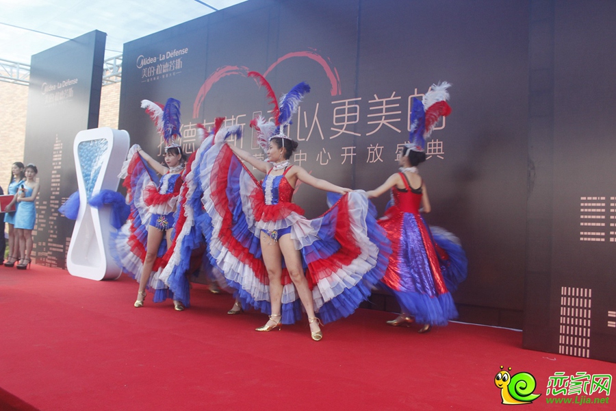 熱情洋溢的康康舞