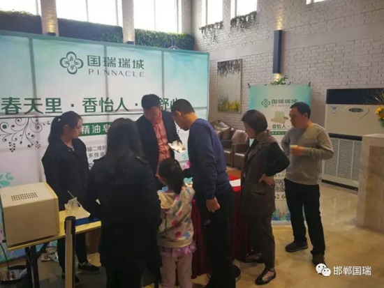 客戶等待手工皂出爐