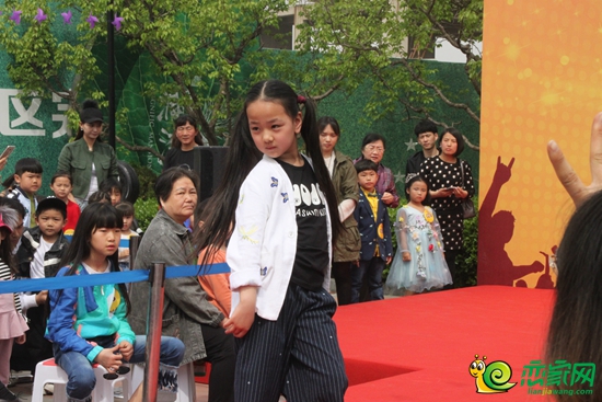 小選手走秀
