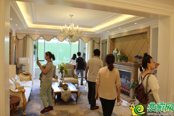 網(wǎng)友們參觀瀾灣樣板間