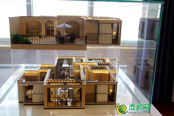 五室三廳四衛(wèi)245.9㎡戶型展示圖