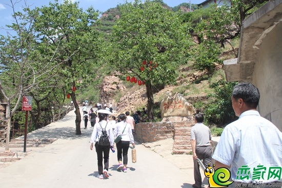 進入景區(qū)的業(yè)主進行自由活動