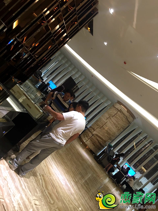 前去咨詢的到訪者