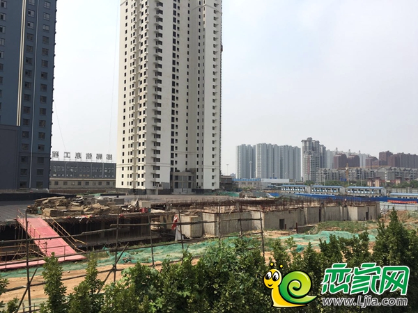 11號樓已經(jīng)出地面