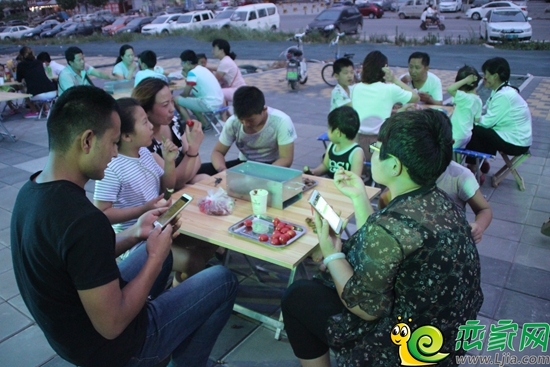 等待開始的業(yè)主