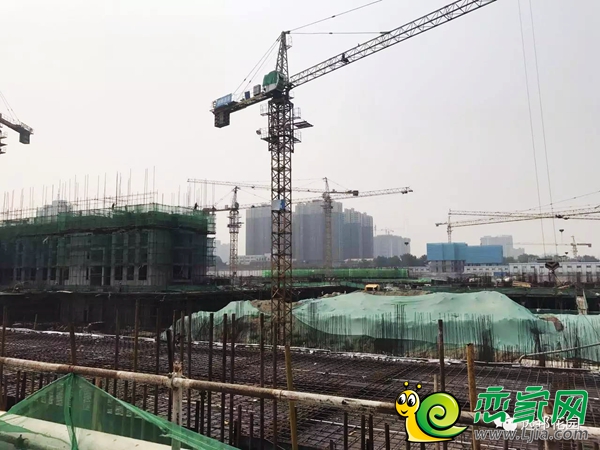 遠邦花園建設(shè)當中的樓房