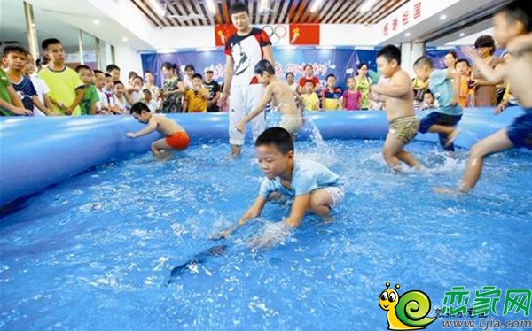 徒手抓魚
