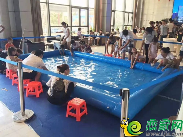 徒手抓魚