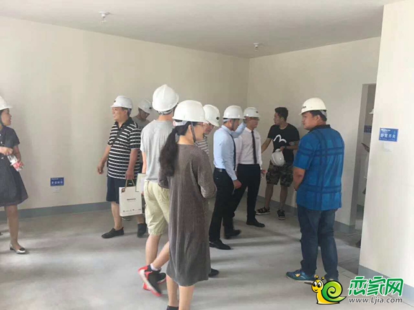 參觀樣板房