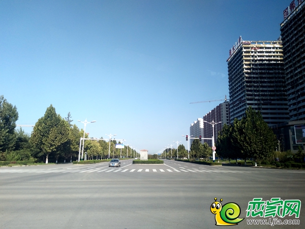 永年區(qū)寬廣的道路