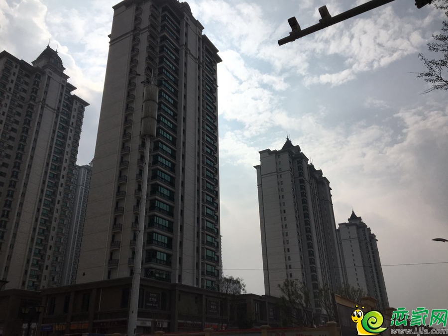 恒大名都樓盤實(shí)景圖（2017.10.15）