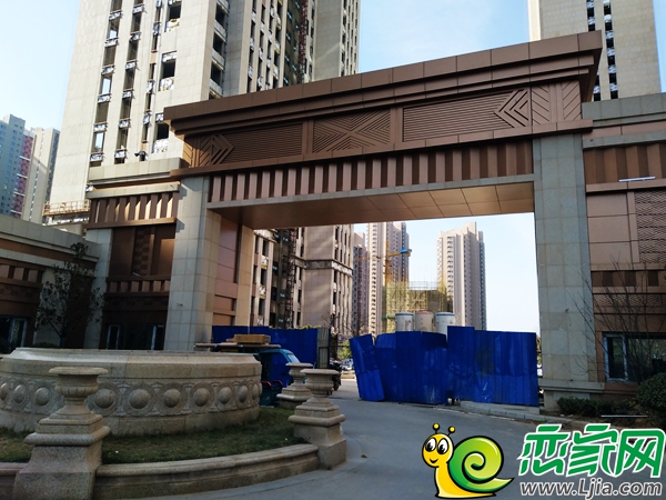 鑫公館入戶大門(mén)